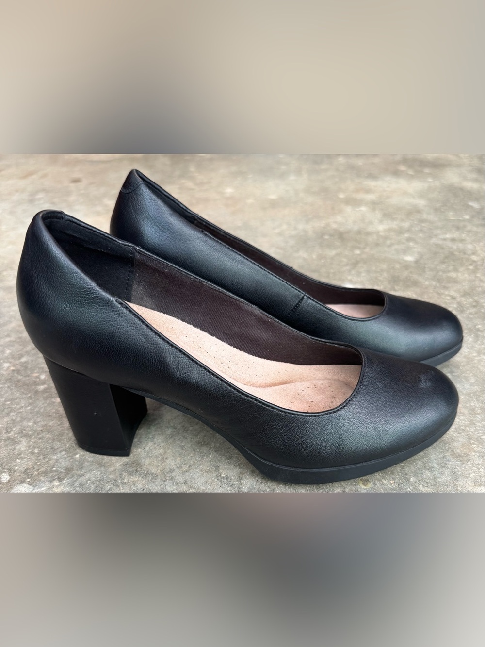 Clarks Bayla Skip Black Leather Comfort Block Heel Pumps Women’s 6.5